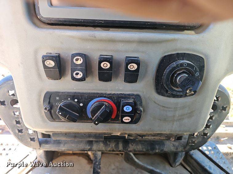 image for item NP9372 2014 Caterpillar D6N XL dozer