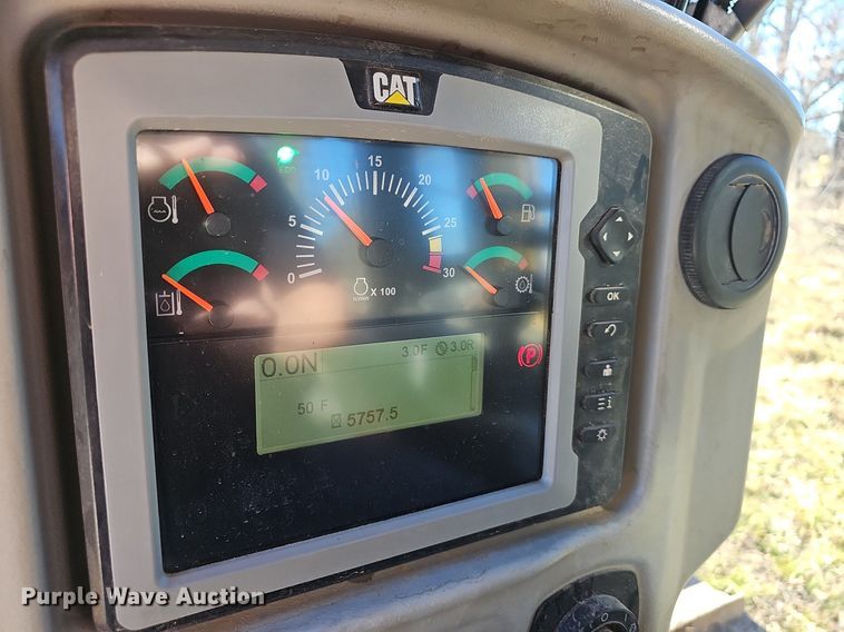 image for item NP9372 2014 Caterpillar D6N XL dozer