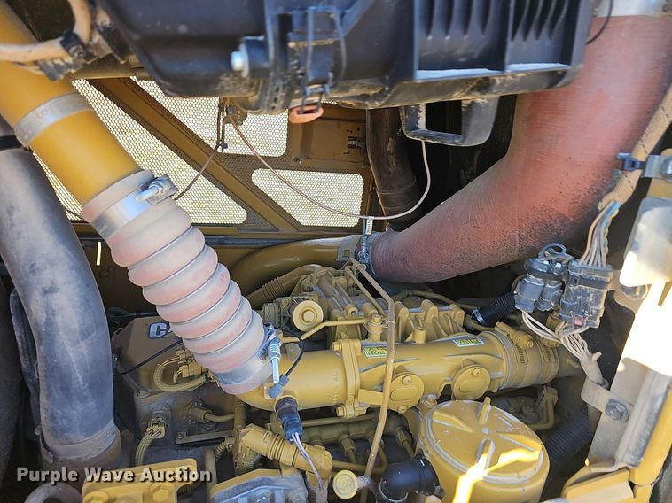 image for item NP9372 2014 Caterpillar D6N XL dozer