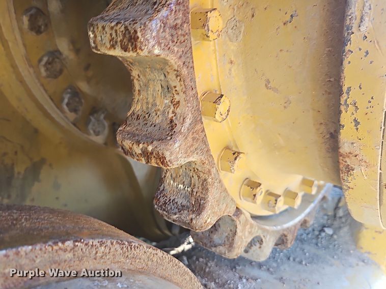 image for item NP9372 2014 Caterpillar D6N XL dozer