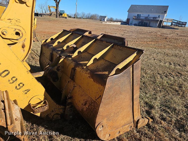 image for item NP9373 2002 Caterpillar 963C track loader