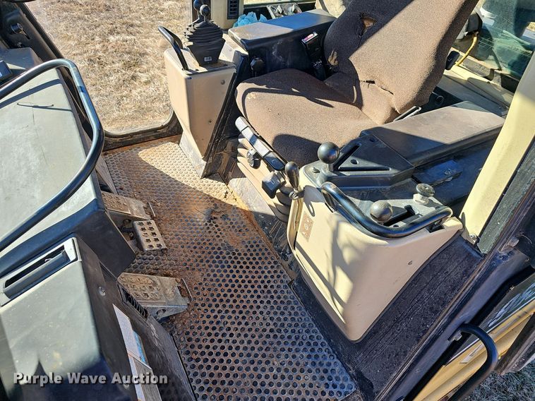 image for item NP9373 2002 Caterpillar 963C track loader