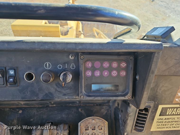 image for item NP9373 2002 Caterpillar 963C track loader