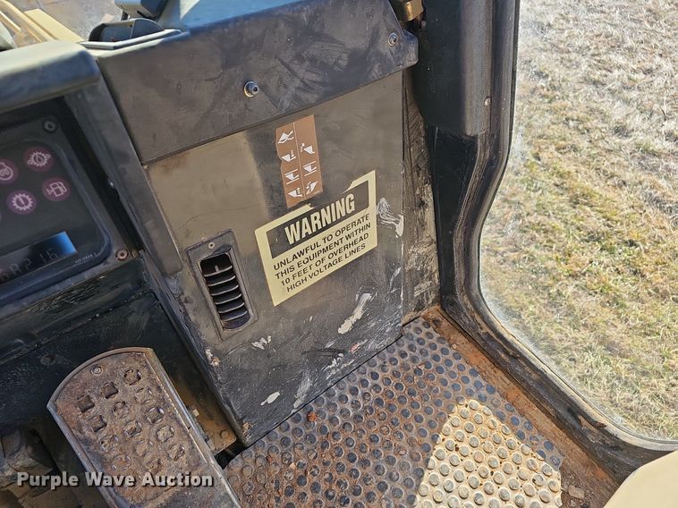 image for item NP9373 2002 Caterpillar 963C track loader