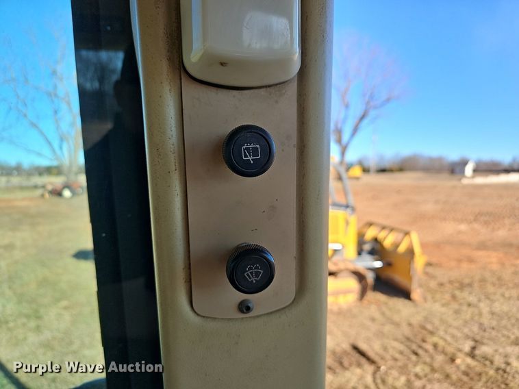 image for item NP9373 2002 Caterpillar 963C track loader