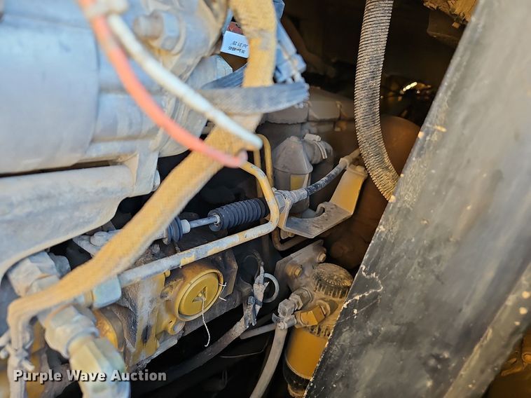 image for item NP9373 2002 Caterpillar 963C track loader