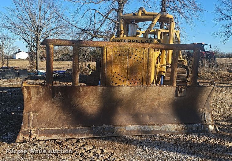 image for item NP9374 1968 Caterpillar D6C dozer