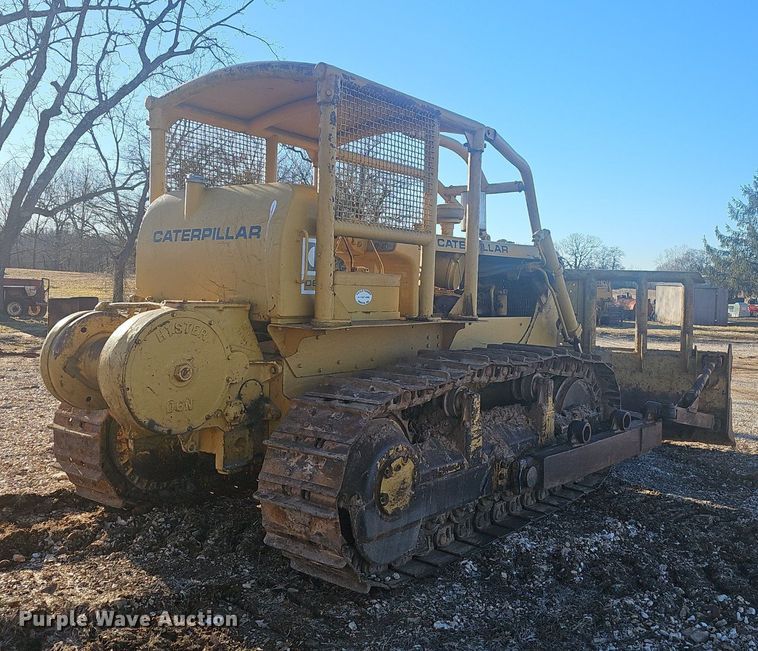 image for item NP9374 1968 Caterpillar D6C dozer
