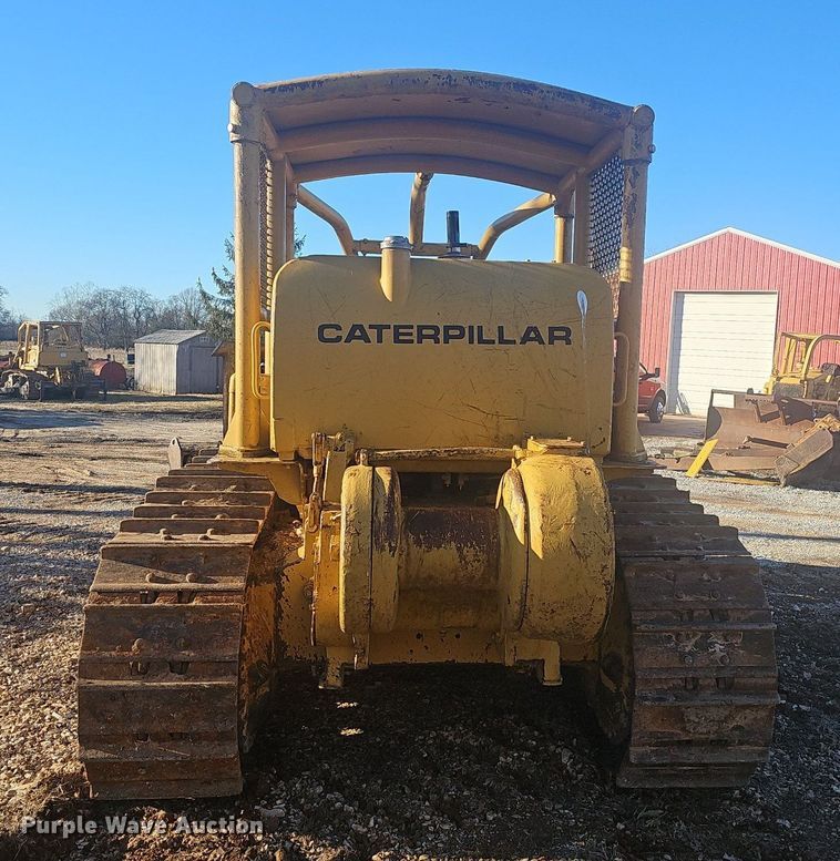 image for item NP9374 1968 Caterpillar D6C dozer