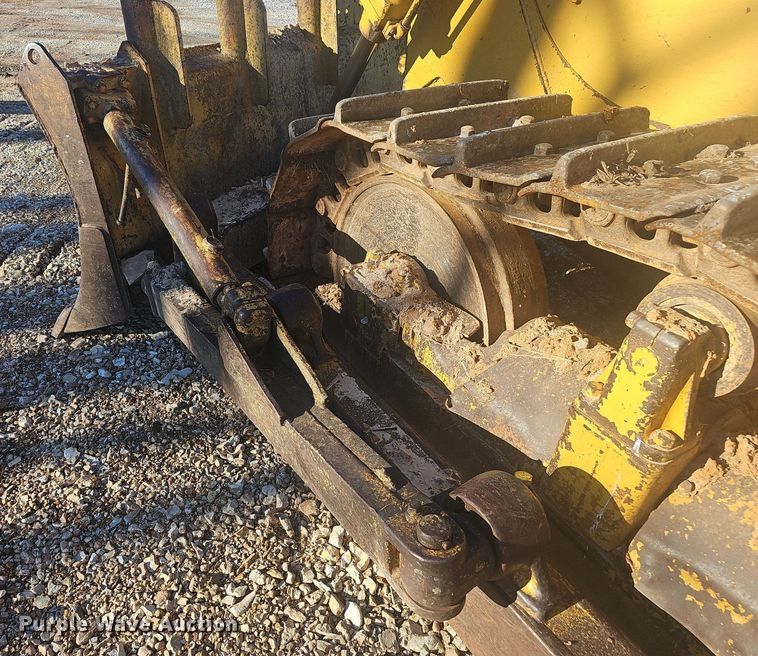 image for item NP9374 1968 Caterpillar D6C dozer
