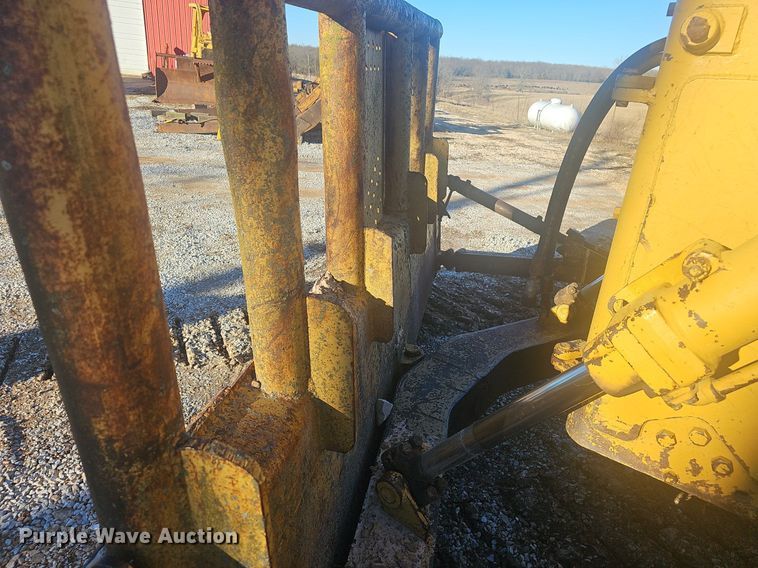 image for item NP9374 1968 Caterpillar D6C dozer