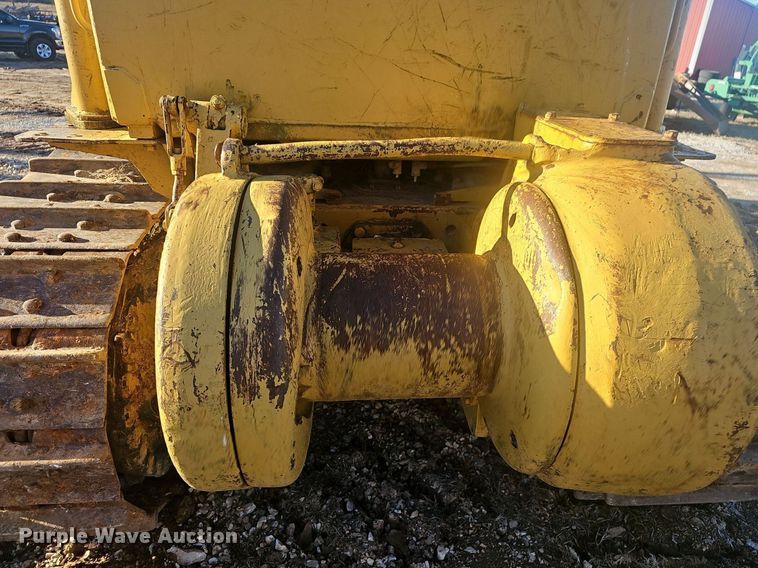 image for item NP9374 1968 Caterpillar D6C dozer