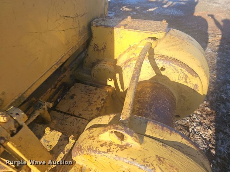 image for item NP9374 1968 Caterpillar D6C dozer