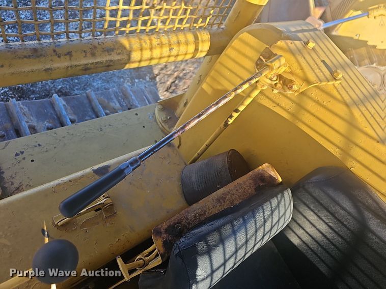 image for item NP9374 1968 Caterpillar D6C dozer