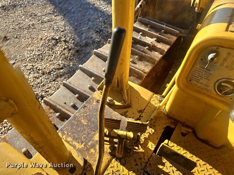 image for item NP9374 1968 Caterpillar D6C dozer