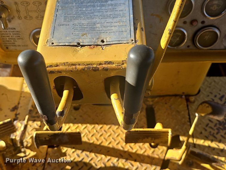 image for item NP9374 1968 Caterpillar D6C dozer