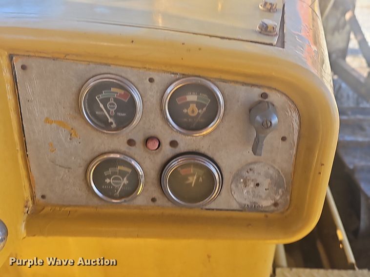 image for item NP9374 1968 Caterpillar D6C dozer