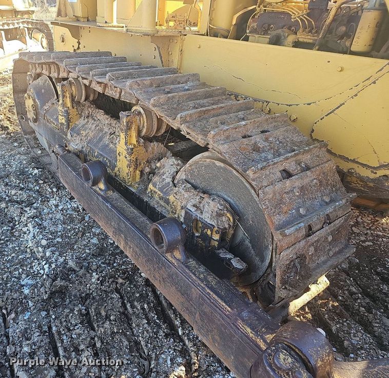 image for item NP9374 1968 Caterpillar D6C dozer