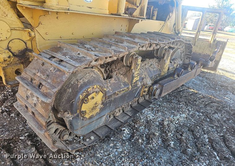 image for item NP9374 1968 Caterpillar D6C dozer
