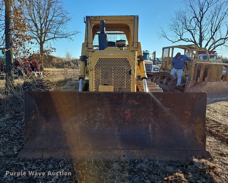 image for item NP9375 1981 Caterpillar D6D dozer