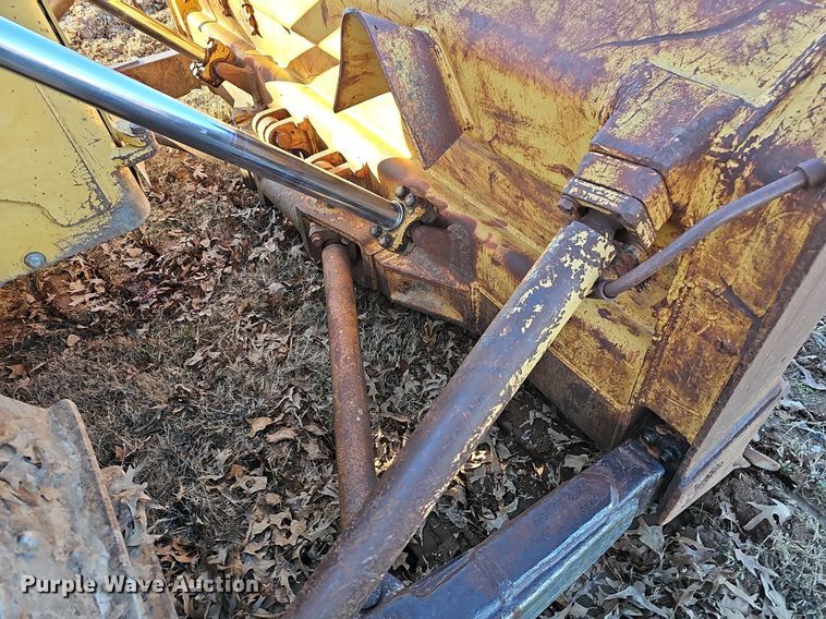 image for item NP9375 1981 Caterpillar D6D dozer