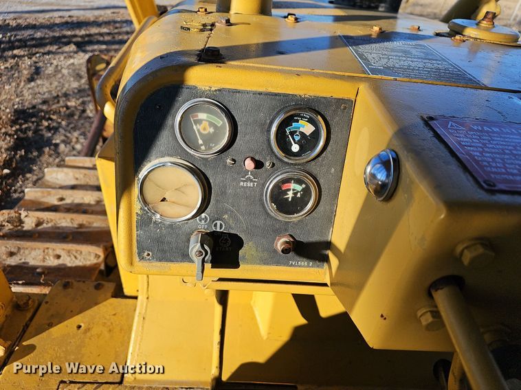 image for item NP9375 1981 Caterpillar D6D dozer