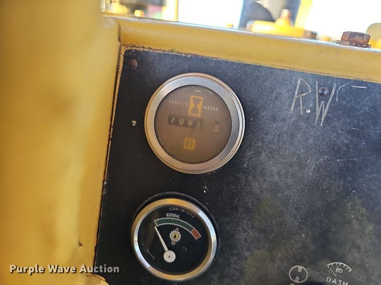 image for item NP9375 1981 Caterpillar D6D dozer