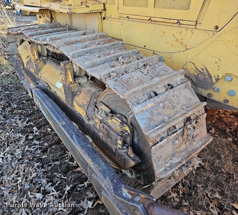 image for item NP9375 1981 Caterpillar D6D dozer