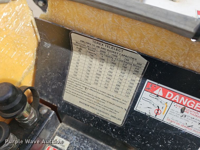 image for item NP9378 2004 International  7400  bucket truck