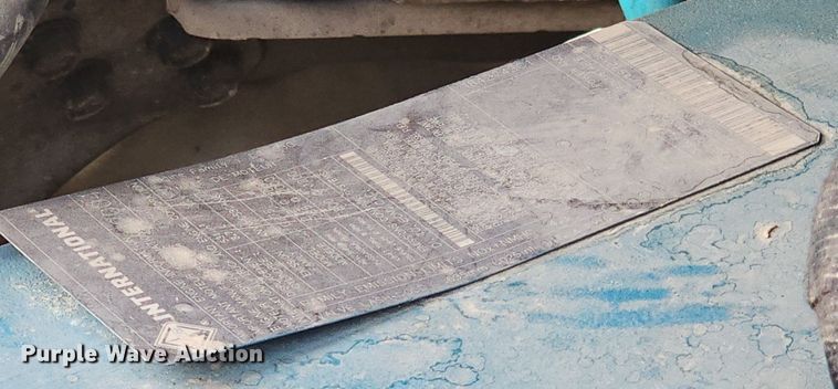 image for item NP9378 2004 International  7400  bucket truck