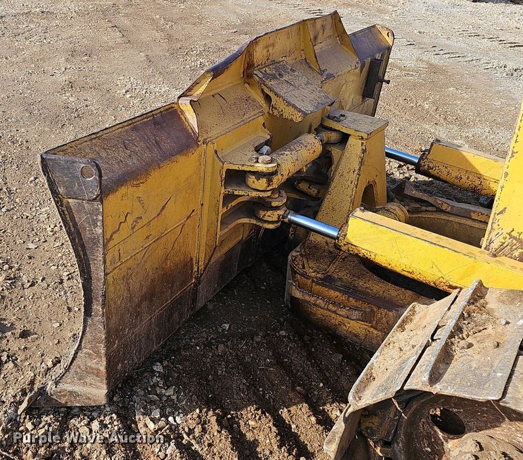 image for item NP9379 2007 Komatsu D39 EX-21 dozer