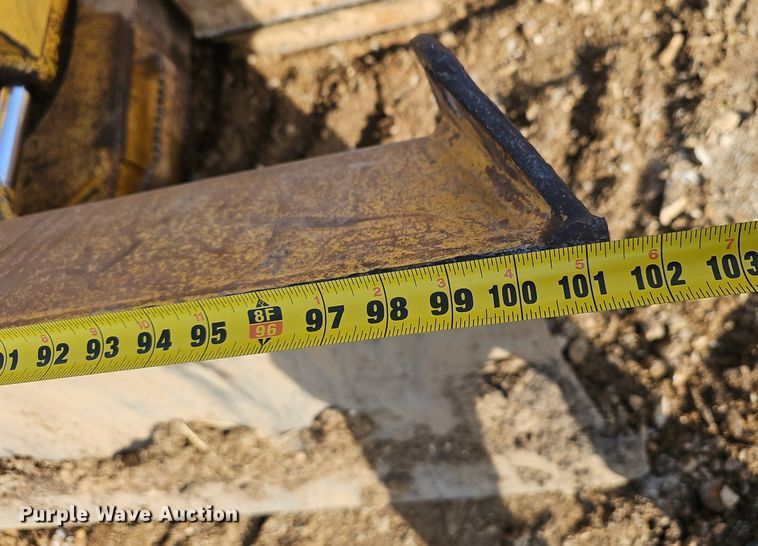 image for item NP9379 2007 Komatsu D39 EX-21 dozer