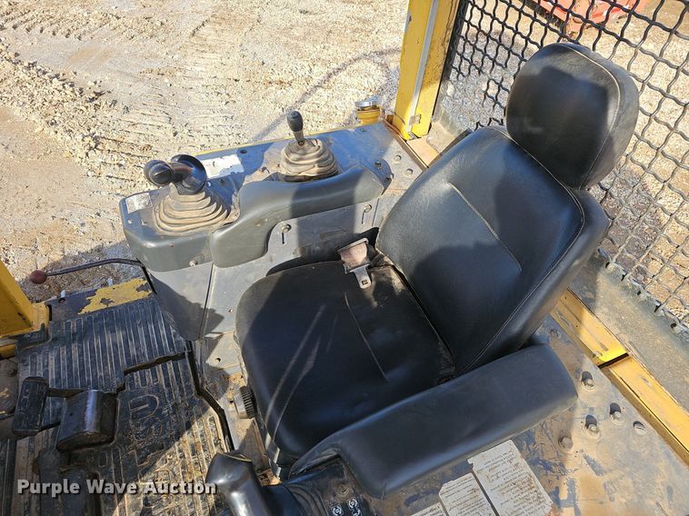 image for item NP9379 2007 Komatsu D39 EX-21 dozer