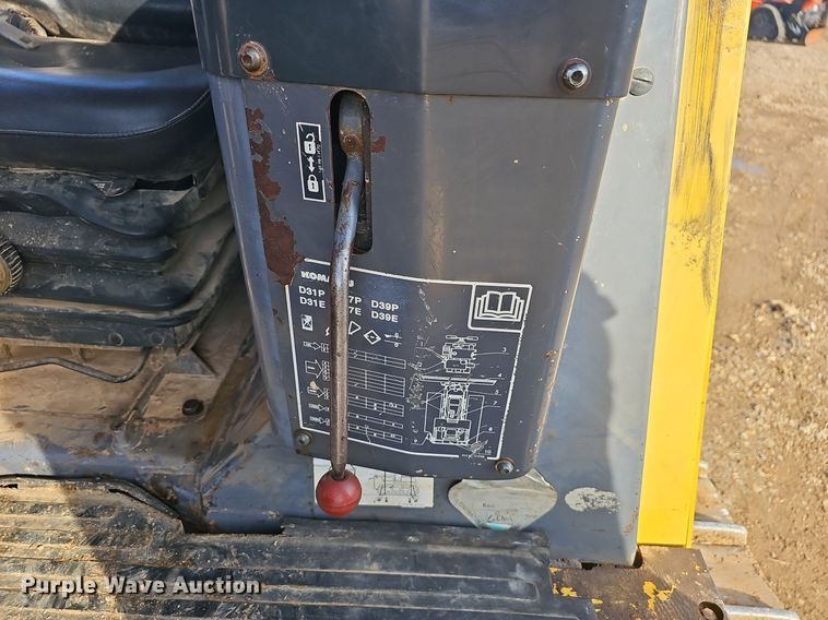 image for item NP9379 2007 Komatsu D39 EX-21 dozer