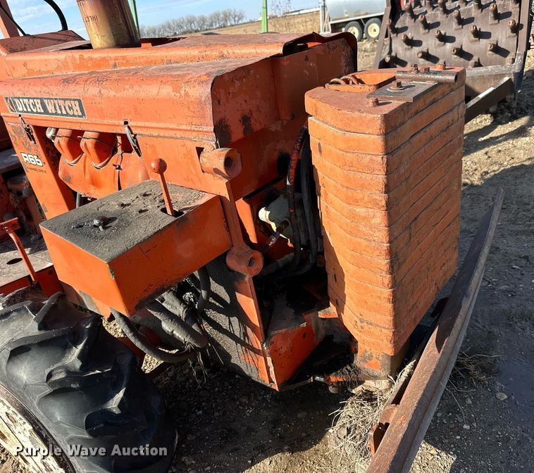 image for item NS9206 Ditch Witch  R65 trencher