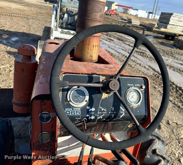 image for item NS9206 Ditch Witch  R65 trencher