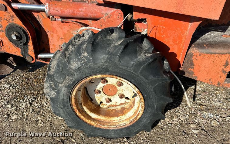 image for item NS9206 Ditch Witch  R65 trencher