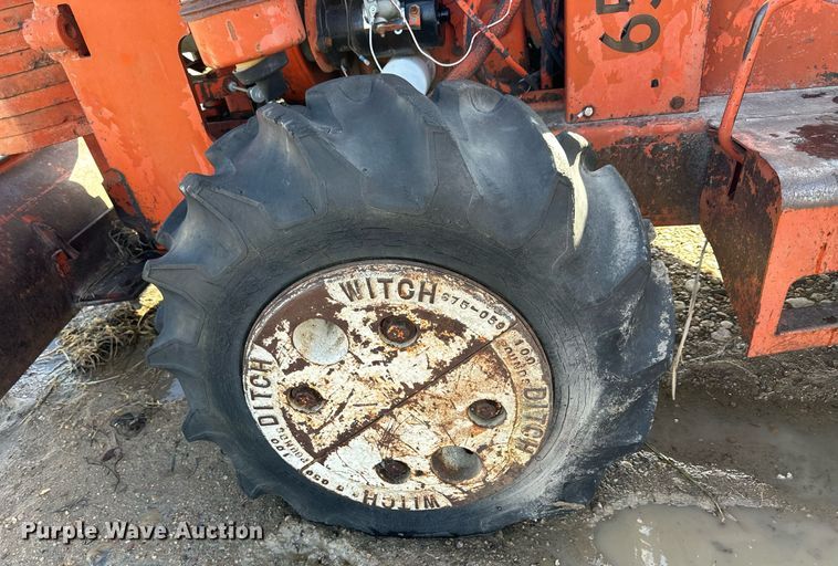 image for item NS9206 Ditch Witch  R65 trencher