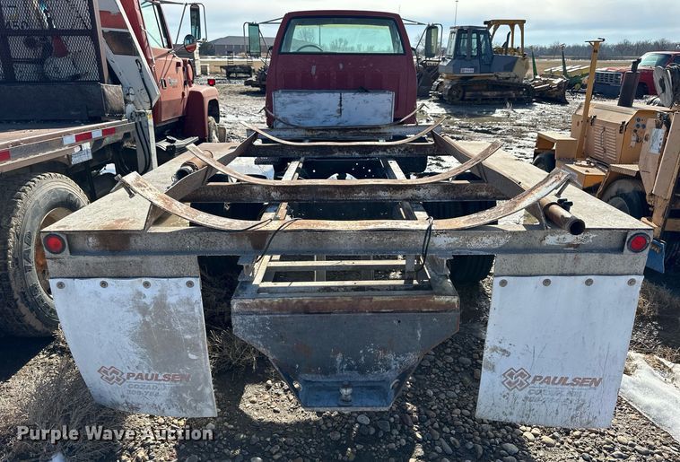 image for item NS9216 1992 GMC TopKick C5500 truck cab and chassis