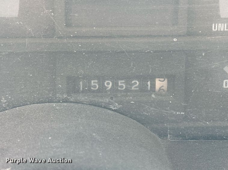 image for item NS9216 1992 GMC TopKick C5500 truck cab and chassis