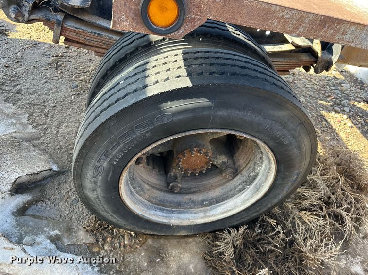 image for item NS9216 1992 GMC TopKick C5500 truck cab and chassis