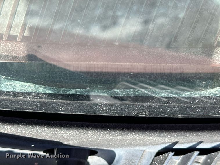 image for item NS9216 1992 GMC TopKick C5500 truck cab and chassis