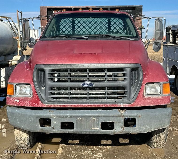 image for item NS9217 2000 Ford F650 Super Duty dump flatbed truck