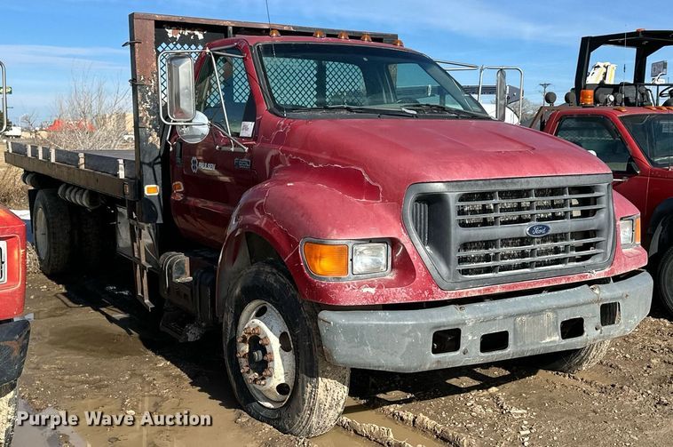 image for item NS9217 2000 Ford F650 Super Duty dump flatbed truck