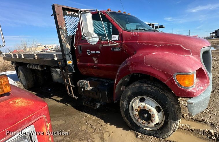 image for item NS9217 2000 Ford F650 Super Duty dump flatbed truck