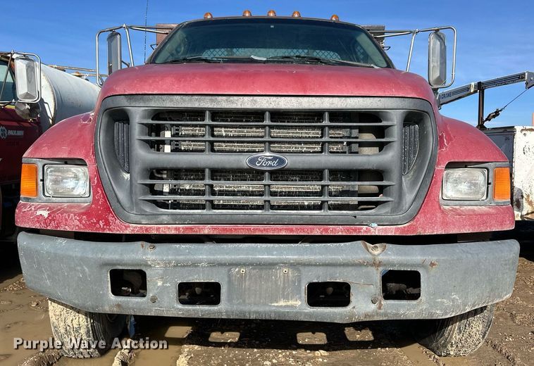 image for item NS9217 2000 Ford F650 Super Duty dump flatbed truck