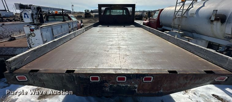 image for item NS9217 2000 Ford F650 Super Duty dump flatbed truck