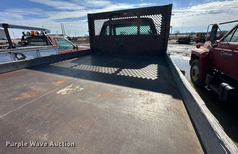 image for item NS9217 2000 Ford F650 Super Duty dump flatbed truck