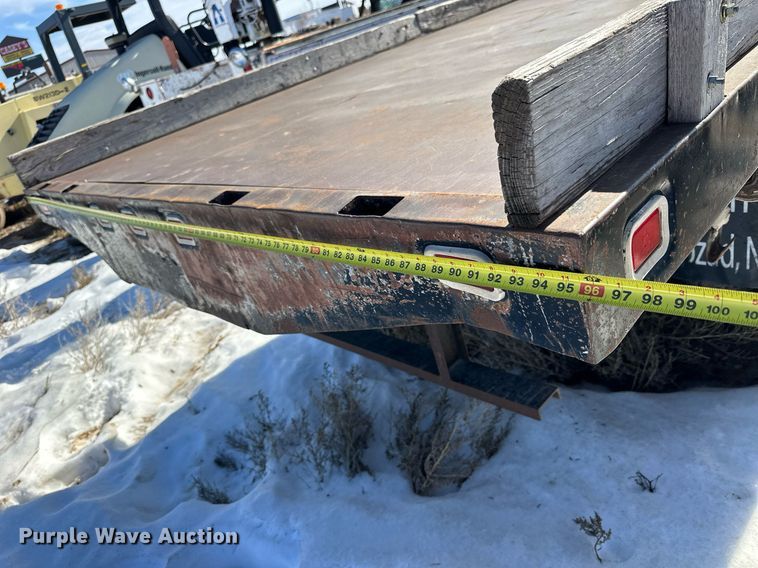 image for item NS9217 2000 Ford F650 Super Duty dump flatbed truck