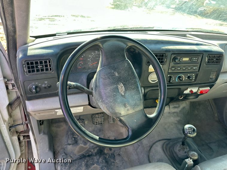 image for item NS9217 2000 Ford F650 Super Duty dump flatbed truck